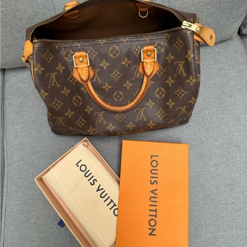 🔸Shop Preloved LUXURY on my Closet:Authenticity Guaranteed on $700+ Purc…​​​​ - Picture 5 of 16